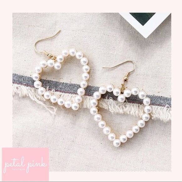 Simulated Pearl Goldtone Heart Drop Earrings Romantic Wedding Coquette - Picture 1 of 5